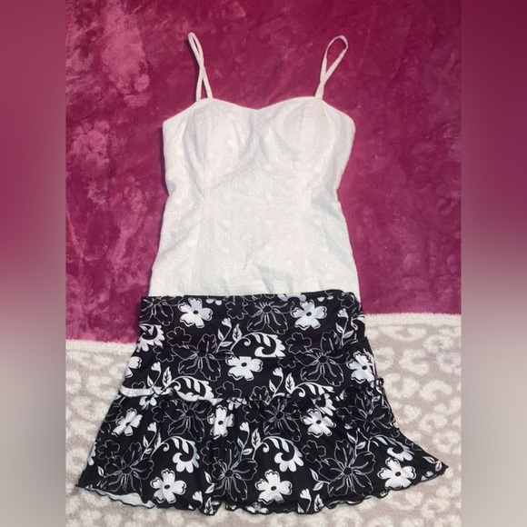 SHEIN ICON 90s Floral Print Ruffle Hem Skirt size Medium - Picture 2 of 2